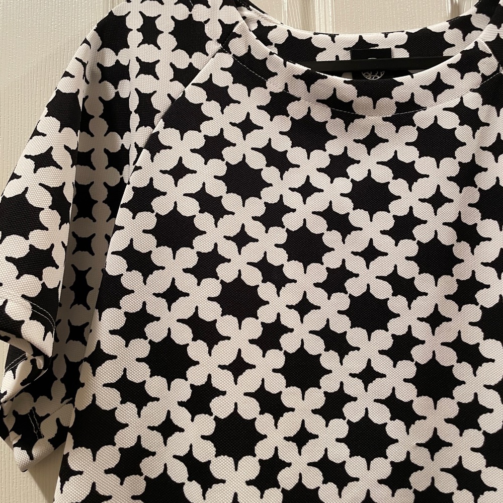 Patterned Top - Picture 2 of 5